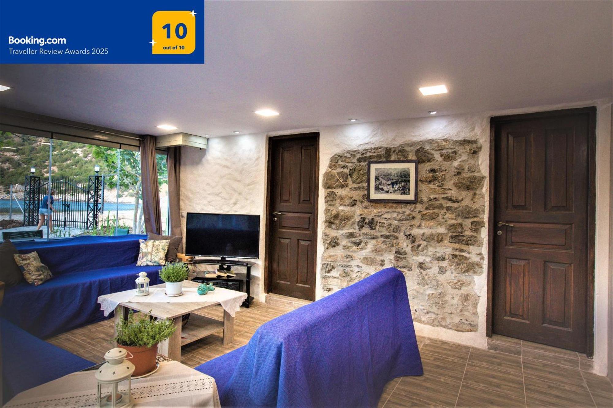 Private Beach House Irene Mare Poros Town Ngoại thất bức ảnh